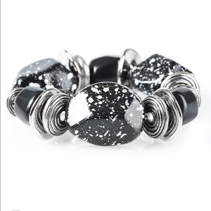 ⤵️PRICE! PAPARAZZI In Good Glazes - Black